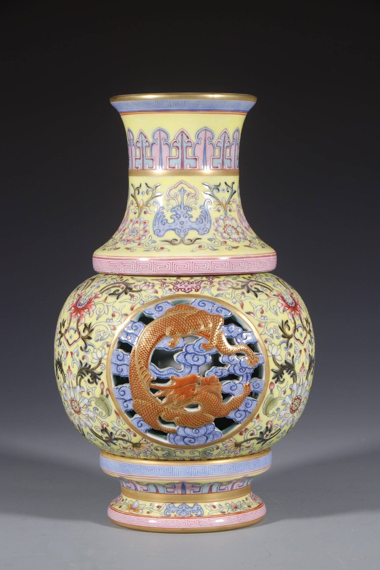 Qianlong Period (1720-1765) Four-section revolving vase with openwork dragon design (1 of 8)