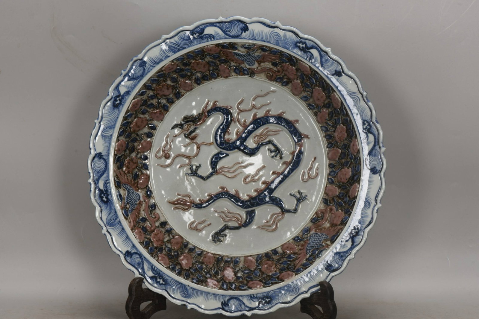 Yuan Dynasty blue and white porcelain plate, featuring a dragon design (1 of 8)