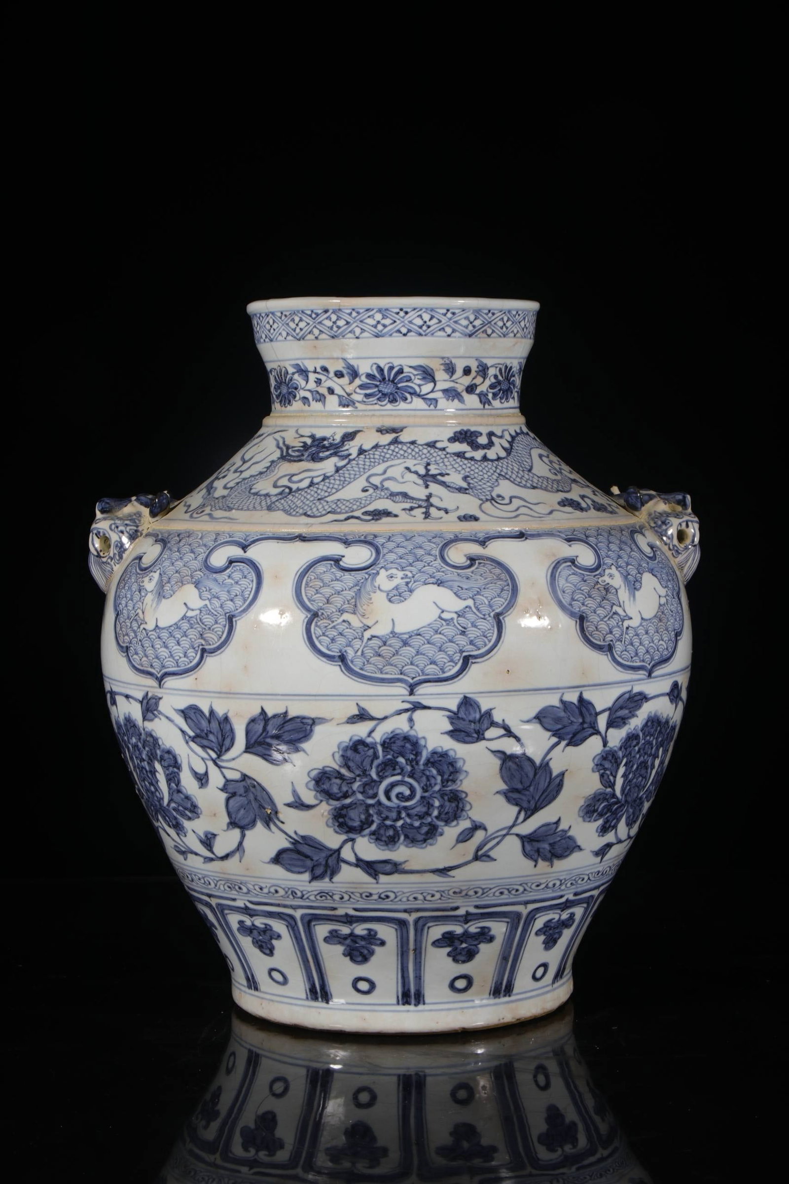 Yuan Dynasty dragon-patterned jar with animal-shaped handles (1 of 9)