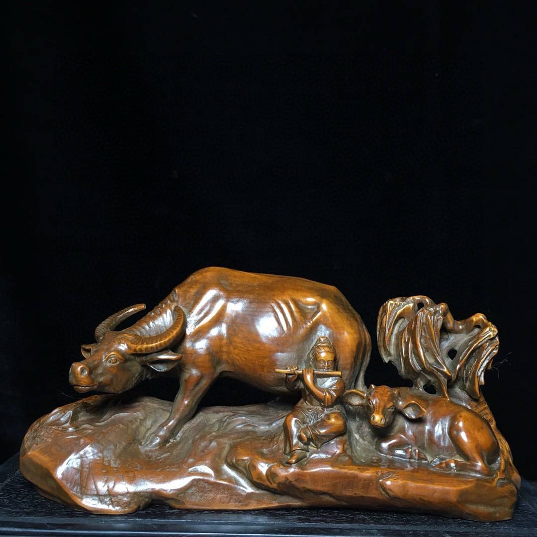Boxwood ornament: Boxwood ornament, 19 cm long, 8 cm wide, 9 cm high, weighing 400 grams,