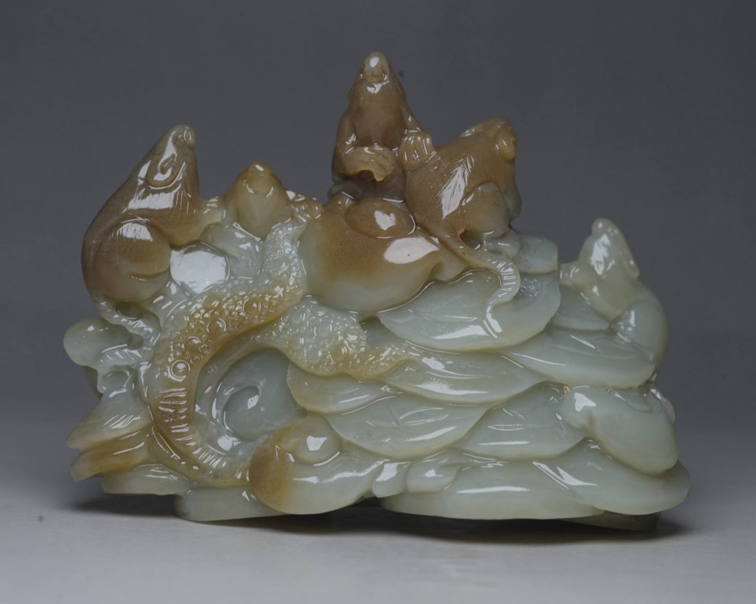 Hetian Jade Five Rats Bringing Wealth: Hetian Jade Five Rats Bringing Wealth Dimensions: 9.8×7.1×5.0 cm, Weight: 312 grams