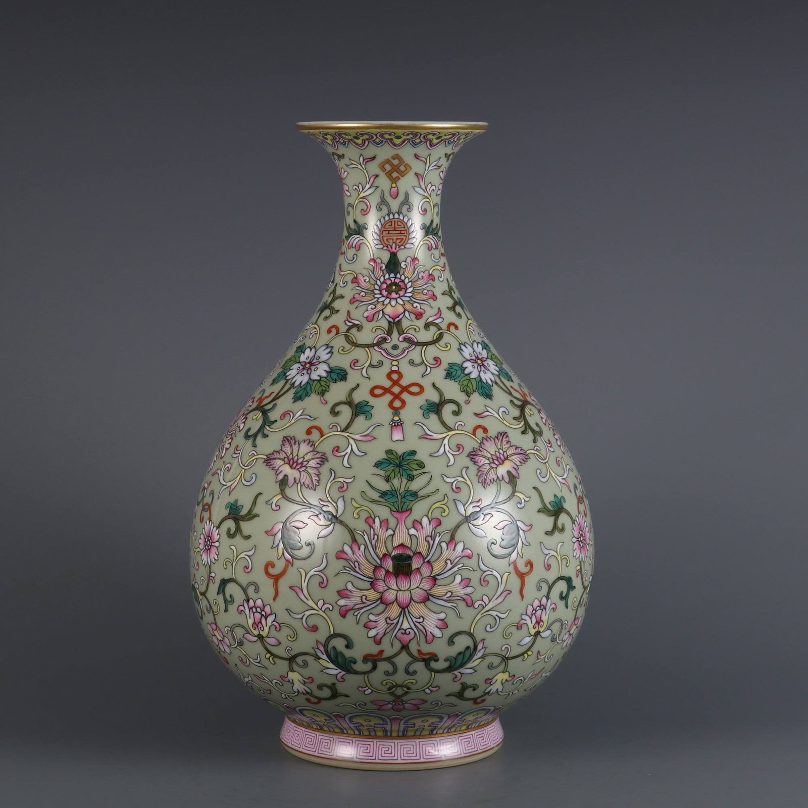 A celadon-glazed Yuhuchun vase (1 of 9)