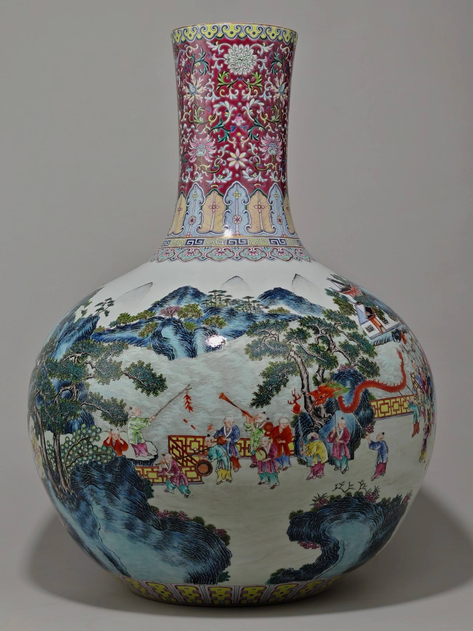 A celestial globe vase with a pink and rouge-red design (1 of 9)