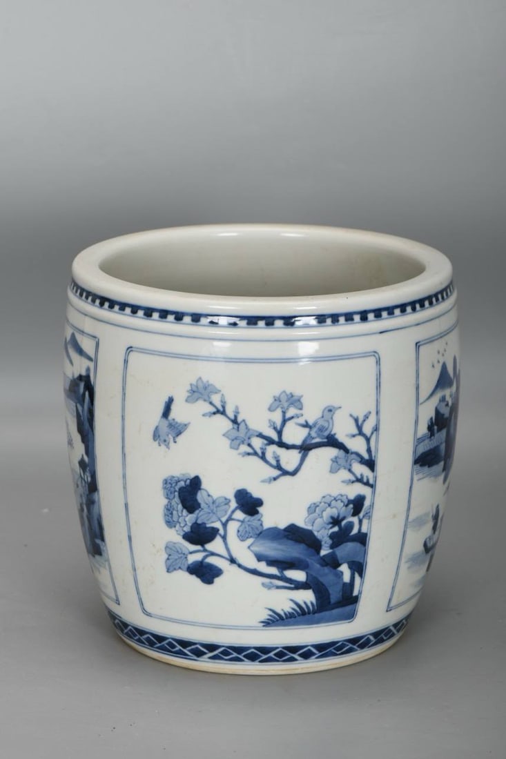 A small blue-and-white porcelain jar (1 of 8)