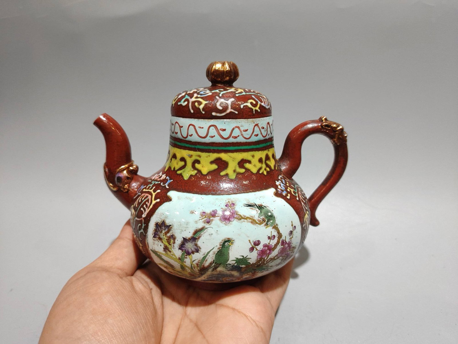 Speckled Dragon Handle Siting Teapot: Product Name: Speckled Dragon Handle Siting TeapotBottom Mark: Made in the Qianlong PeriodSize: 13/12cm...Capacity: 260ccClay: Original Red Clay