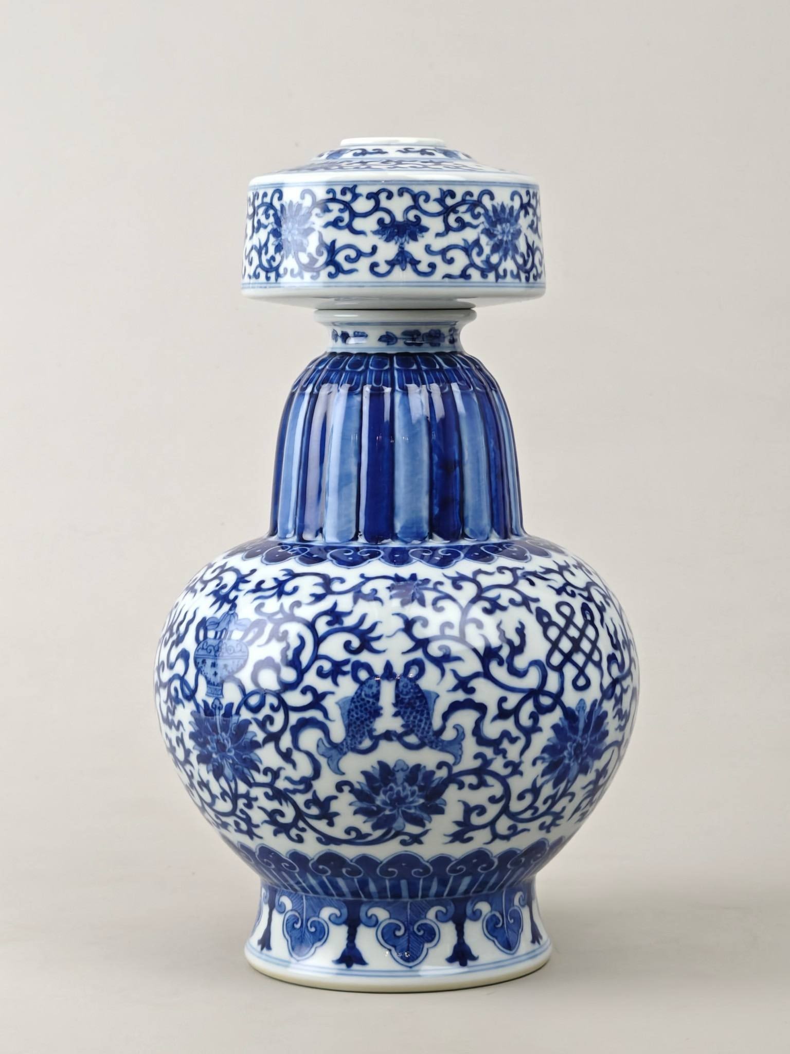 A blue and white porcelain vase (1 of 7)
