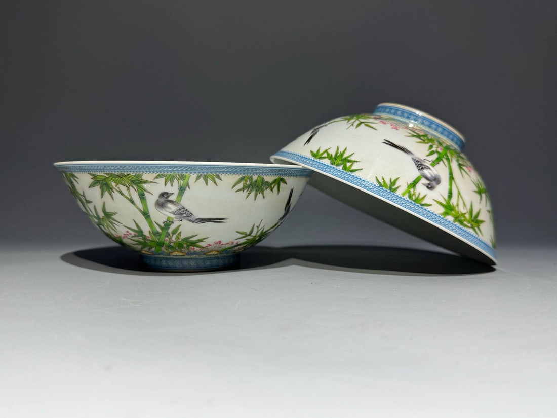 A Qing Dynasty Yongzheng period enamel bowl (1 of 9)