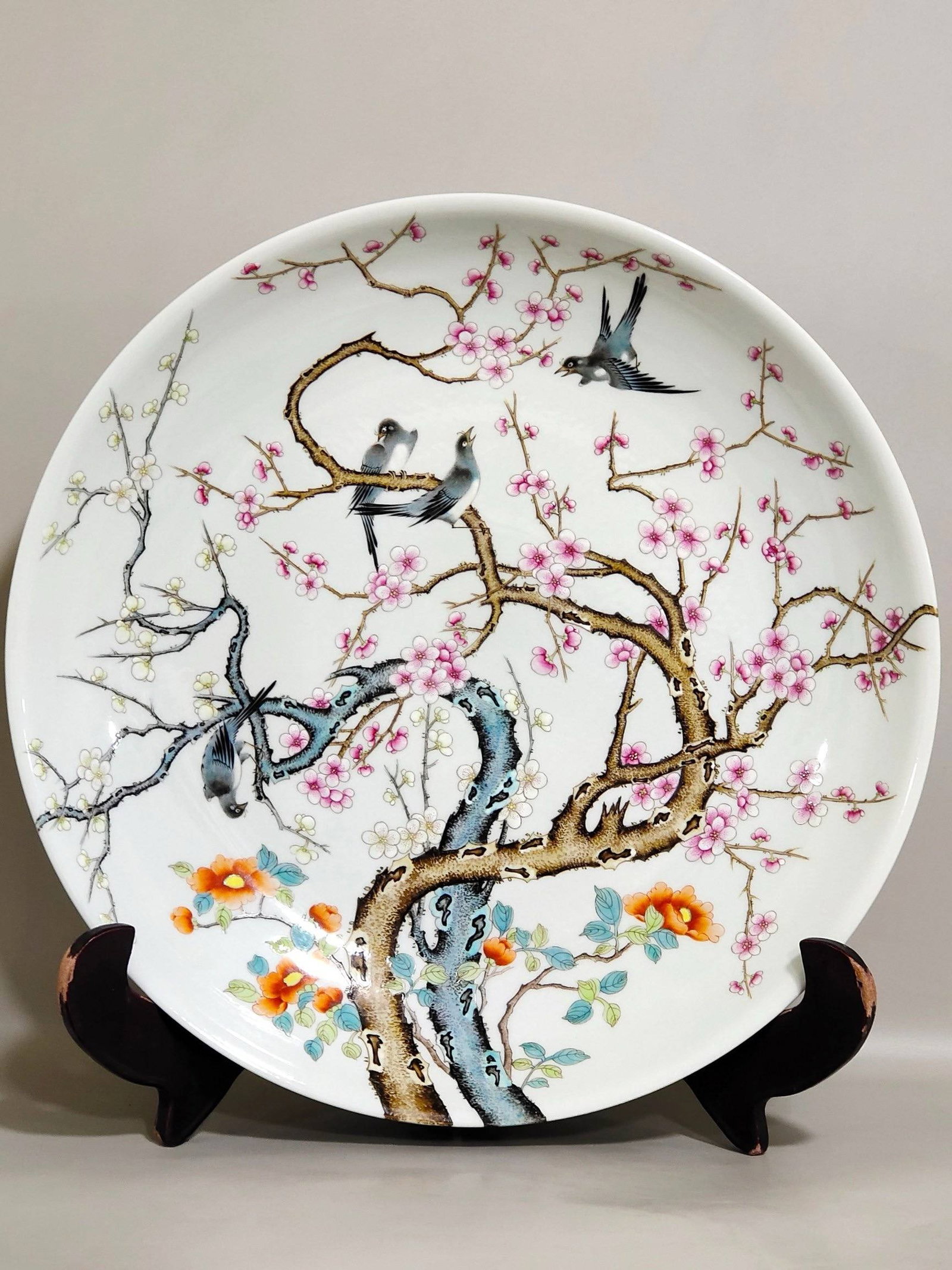 A Qing Dynasty Yongzheng period magpie-shaped plate (1 of 7)