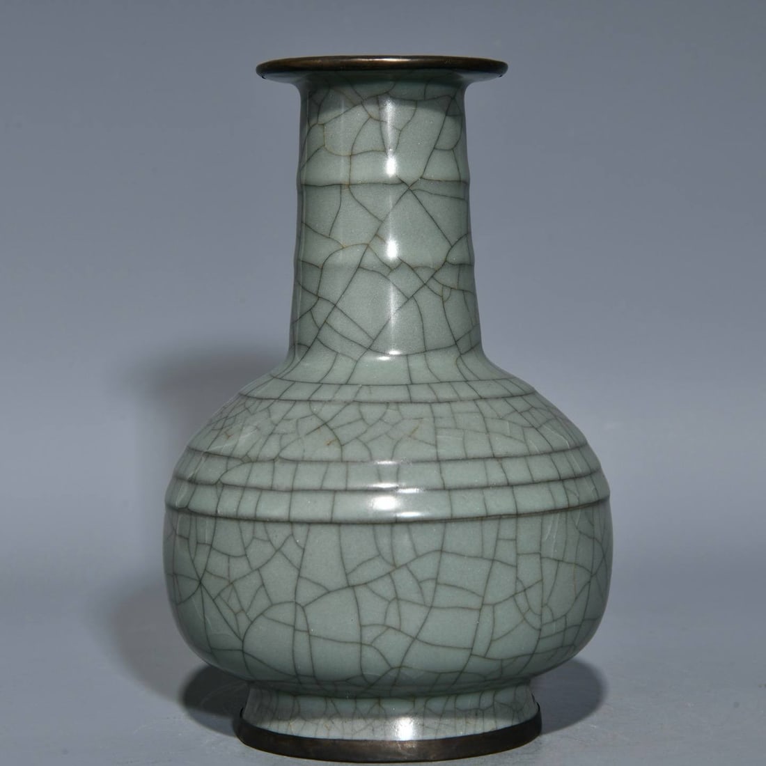 Song Dynasty official porcelain vase (1 of 9)