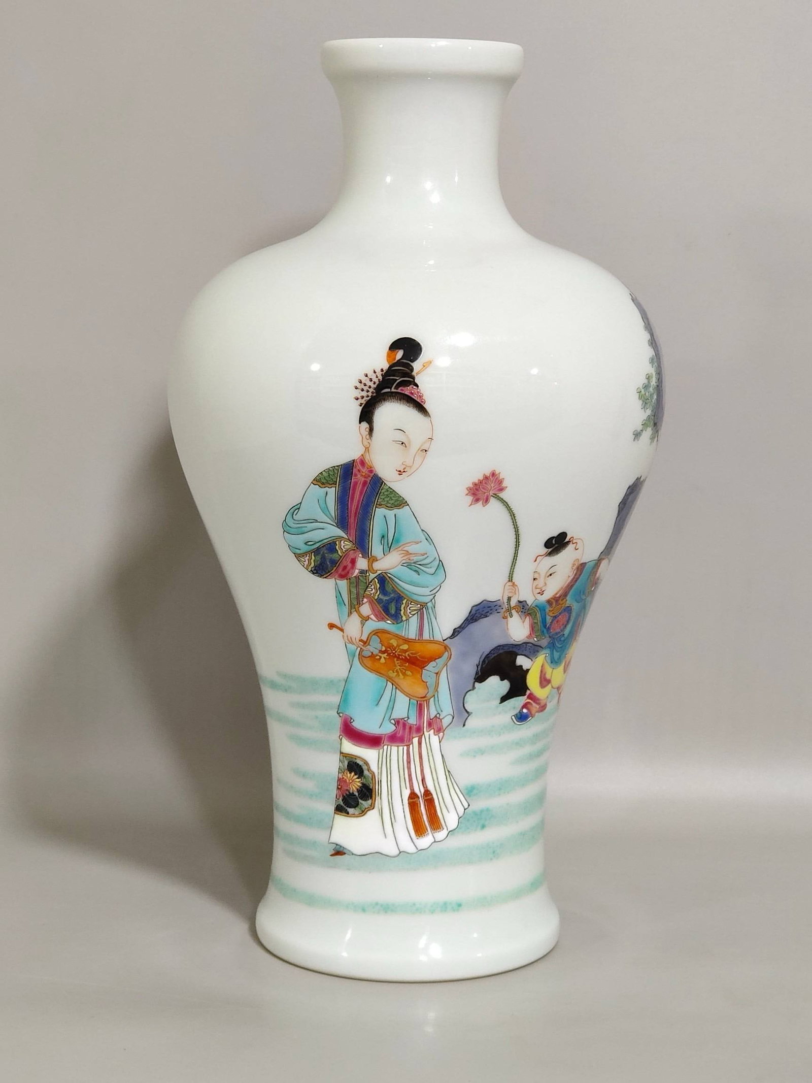 A Qing Dynasty Yongzheng period famille rose plum vase (1 of 7)