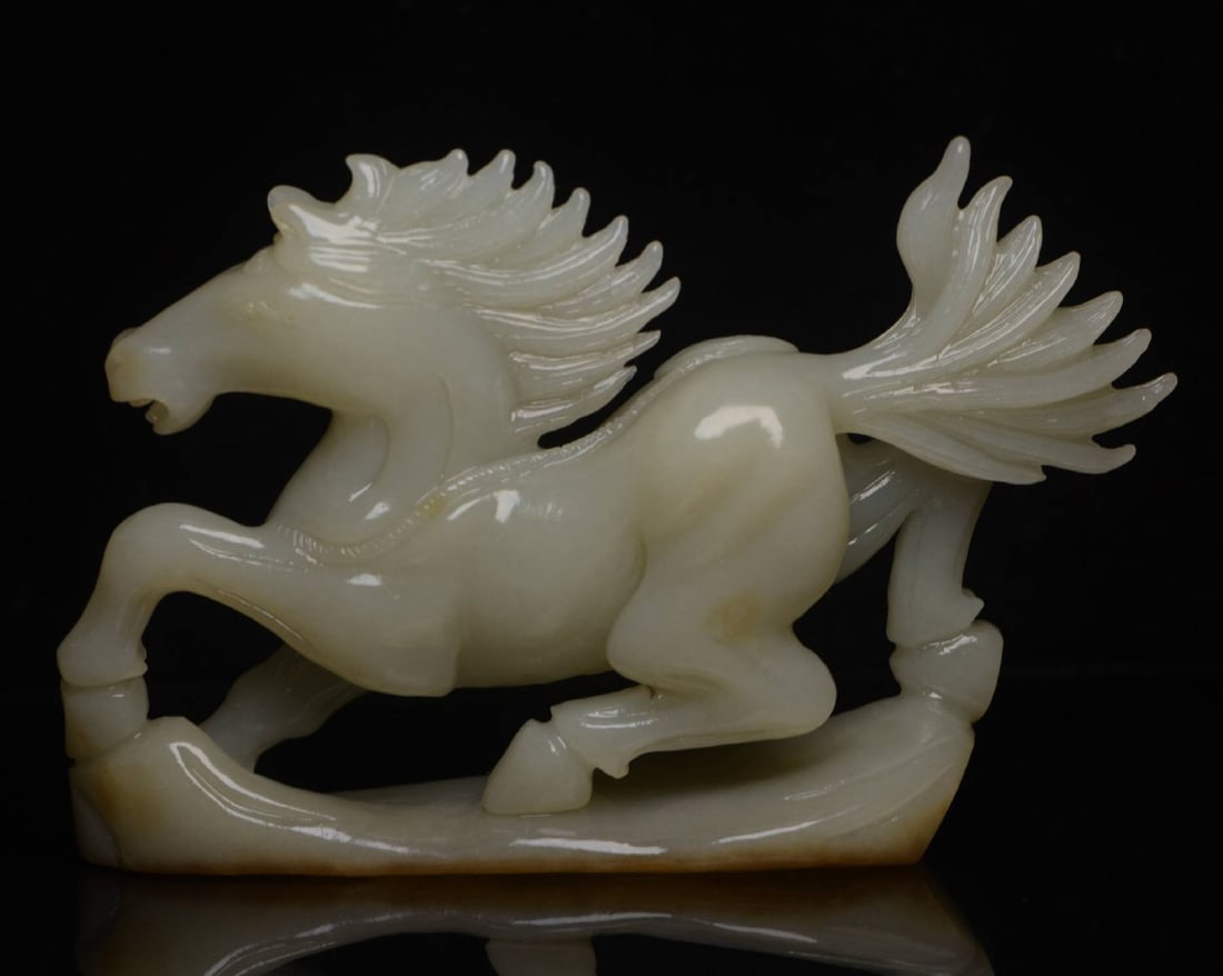 Hetian Jade Horse - "Success Upon Arrival": Specifications: 13×8.9×3.1 cm, Weight: 302 grams