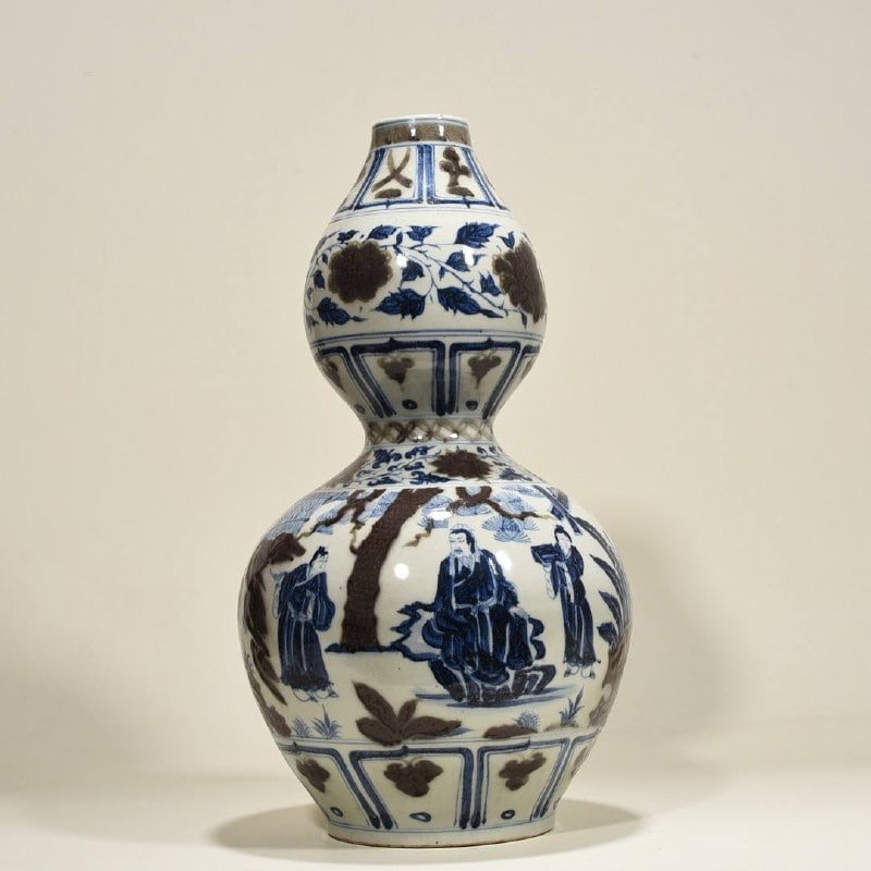 Yuan Dynasty Blue and White Underglaze Red Gourd-Shaped Vase (1 of 8)