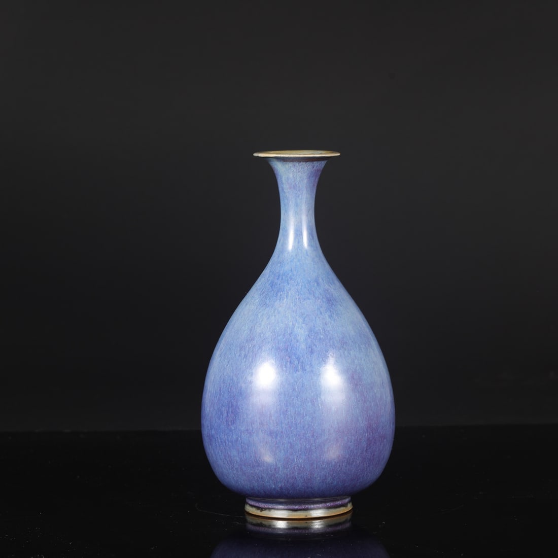 A large Northern Song Dynasty Jun ware vase with a grape-purple-red glaze, from a collection,: Dimensions: Height 26.5 cm, Mouth diameter 6 cm, Belly diameter 13 cm.