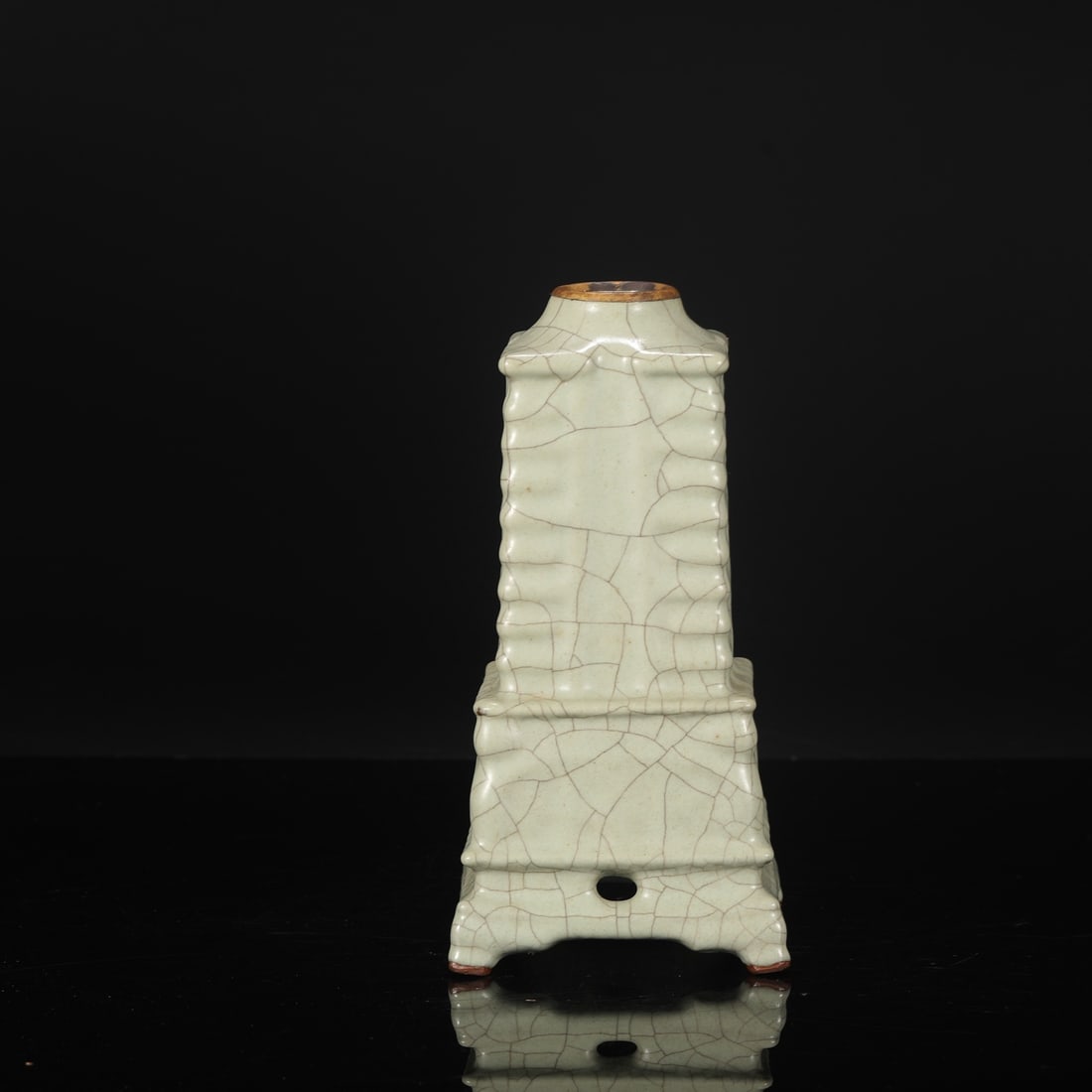 A Southern Song Dynasty official kiln celadon vase in the shape of a pagoda with a gold-inlaid: Dimensions: Height 23 cm, Mouth diameter 4 cm, Belly diameter 11 cm.