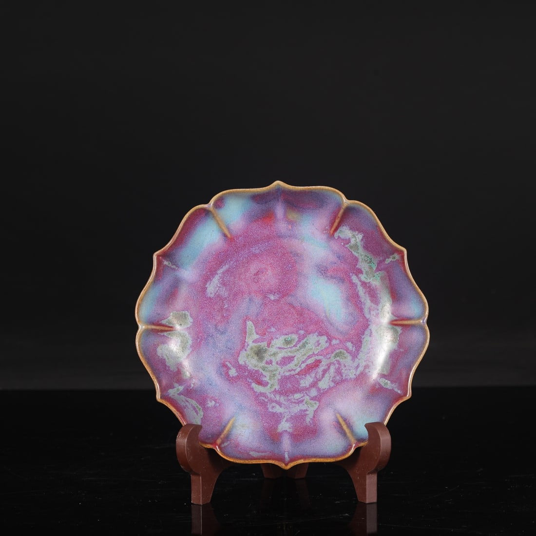 A large Northern Song Dynasty Jun ware dish with a purplish-red speckled rim, formerly in the: Dimensions: Height 4.5 cm, Diameter 18.5 cm.