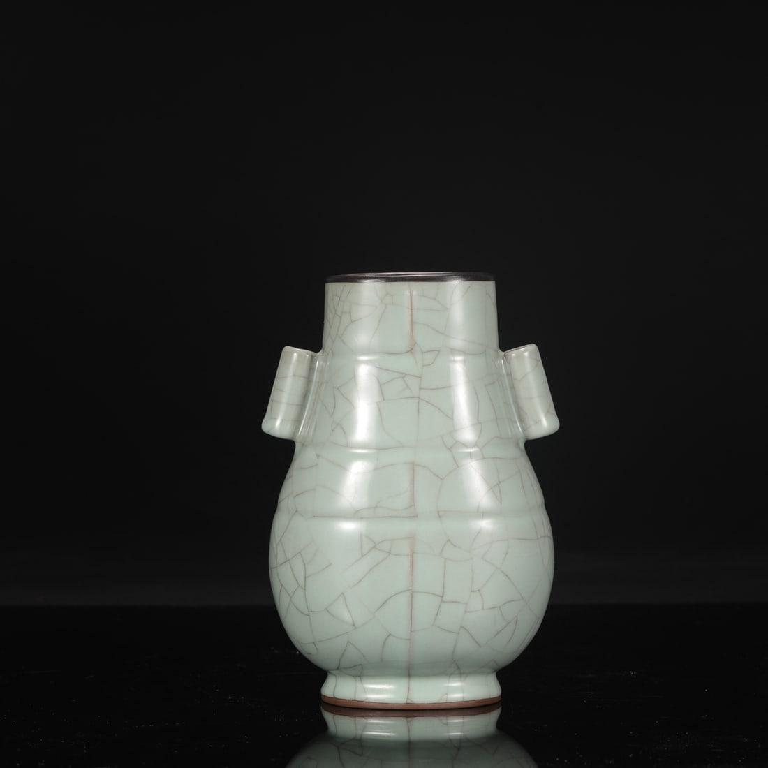 A Southern Song Dynasty official kiln celadon vase with silver-rimmed handles, bearing an (1 of 8)