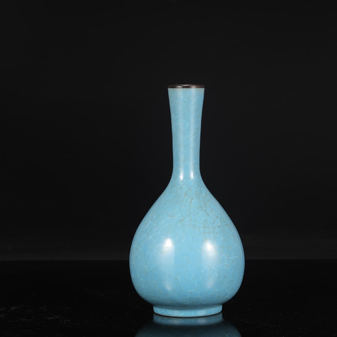 A Northern Song Dynasty Ru ware sky-blue glazed vase with ice-crack pattern and a silver mouth,: Height: 28.8 cm, Mouth diameter: 4.5 cm, Belly diameter: 14 cm