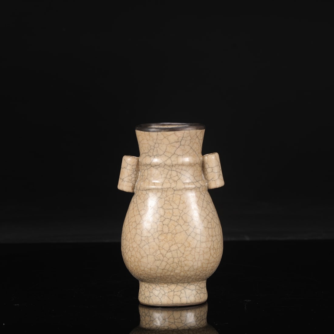 A Northern Song Dynasty Ge ware vase with a beige glaze and silver mouth and tubular handles,: Height: 18 cm, Mouth diameter: 7 cm, Belly diameter: 10 cm