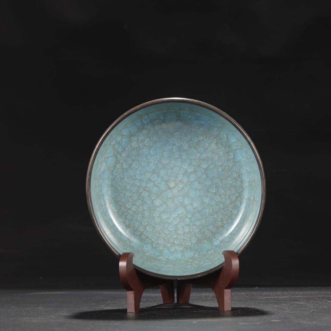 A Northern Song Dynasty Ru ware sky-blue glazed, ice-crack pattern silver-rimmed round washer,: Height: 6.5 cm, Diameter: 17.5 cm