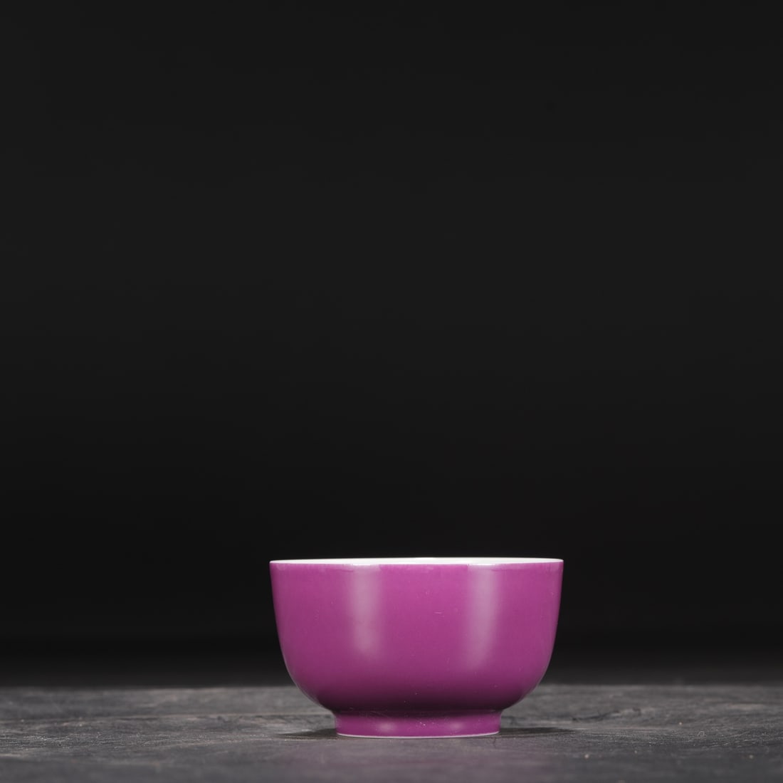 Formerly in the collection, Qing Dynasty, Yongzheng period, eggplant-purple glazed porcelain.: Height: 5.5 cm, Mouth diameter: 9 cm