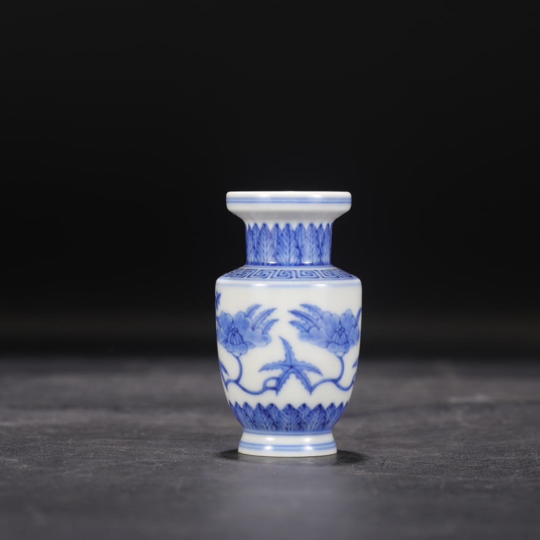 Formerly in the collection, Ming Dynasty Chenghua blue and white porcelain incense vase with: Dimensions: Height 7 cm, Belly diameter 4 cm