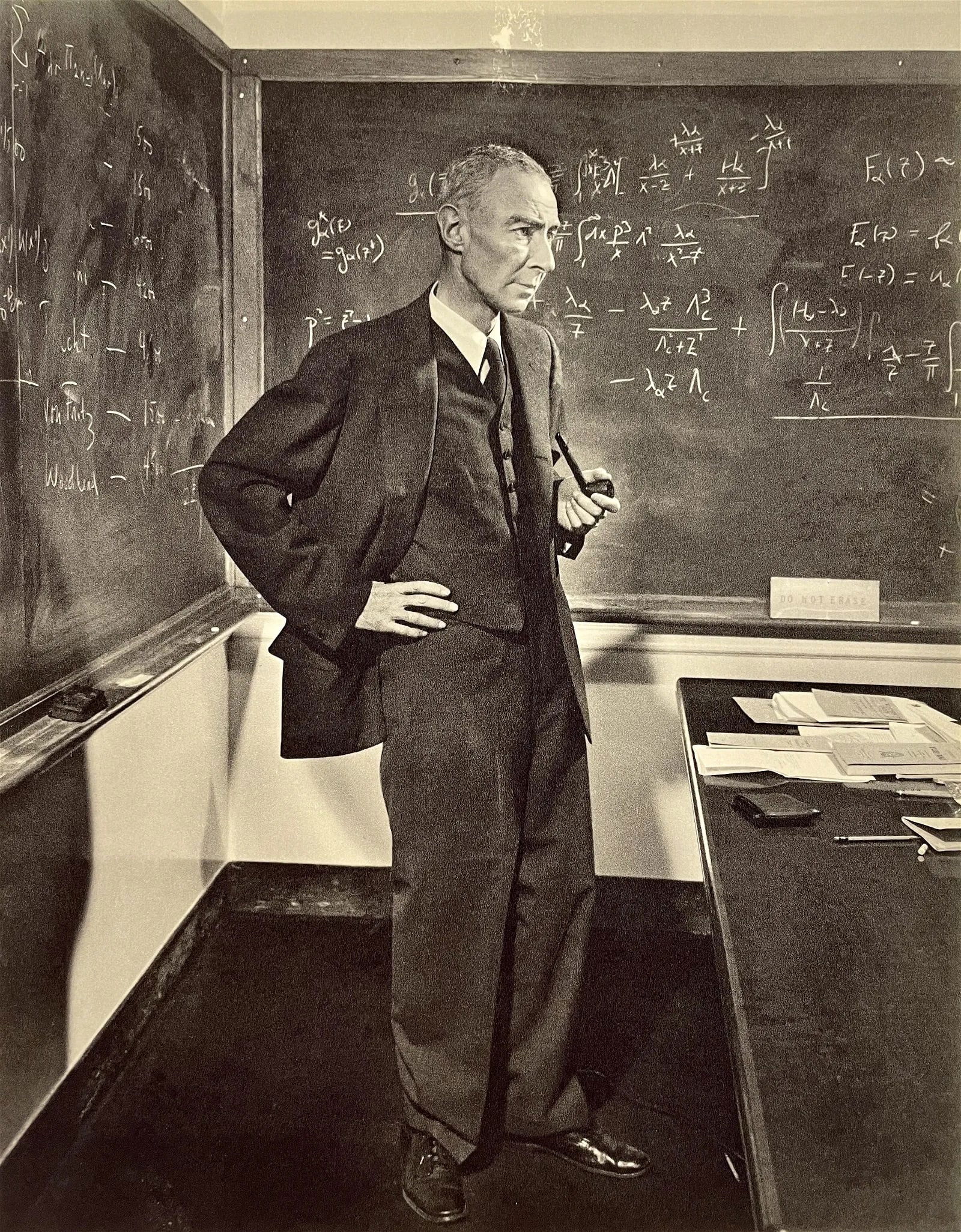 Yousuf Karsh -"Robert Oppenheimer" Print (1 of 1)