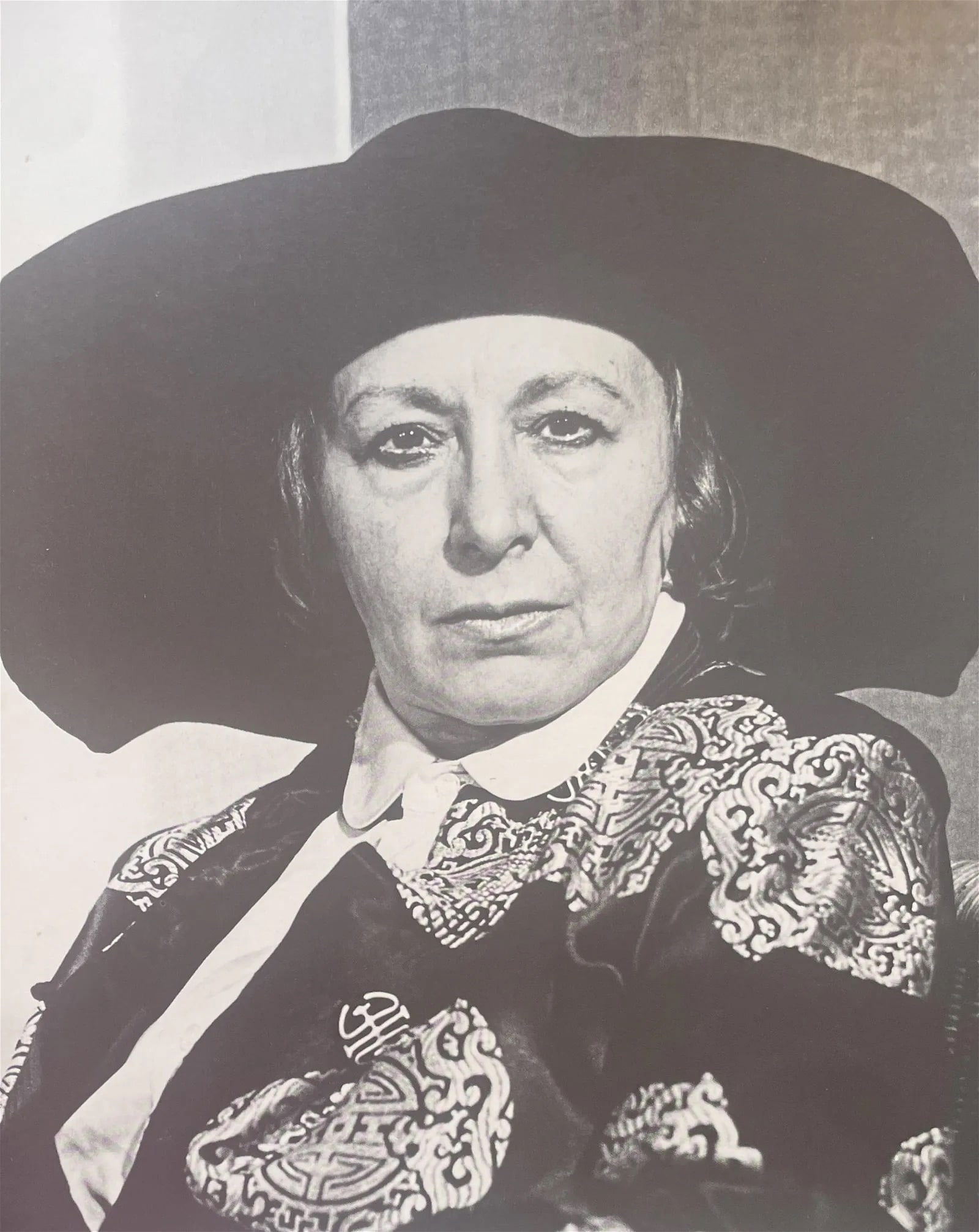 Hans Namuth "Louise Nevelson, New York City, 1967" Print: Hans Namuth (1915–1990) was a German-born American photographer known for his iconic images of artists, particularly his famous series capturing Abstract Expressionist painter Jackson Pollock at wor