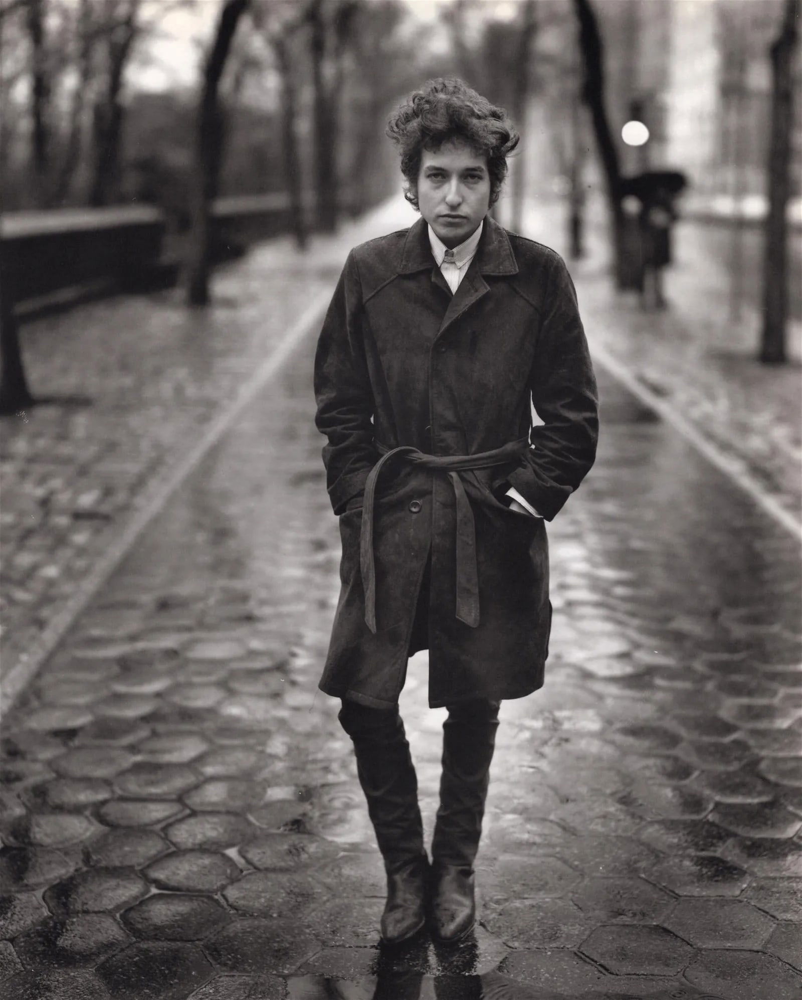 Richard Avedon "Bob Dylan, NYC" Duotone Print: Measures: 12 x 9 1/2 inches and mounted