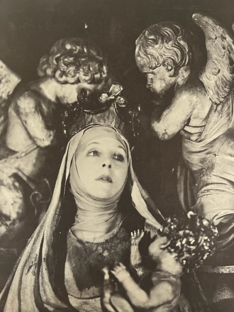 Cecil Beaton "Lady Diana Cooper" Print.: Cecil Beaton (1904-1980) was a renowned English photographer, costume designer, and stage and film designer. He is widely recognized for his exceptional talent and contributions in the fields of fashi