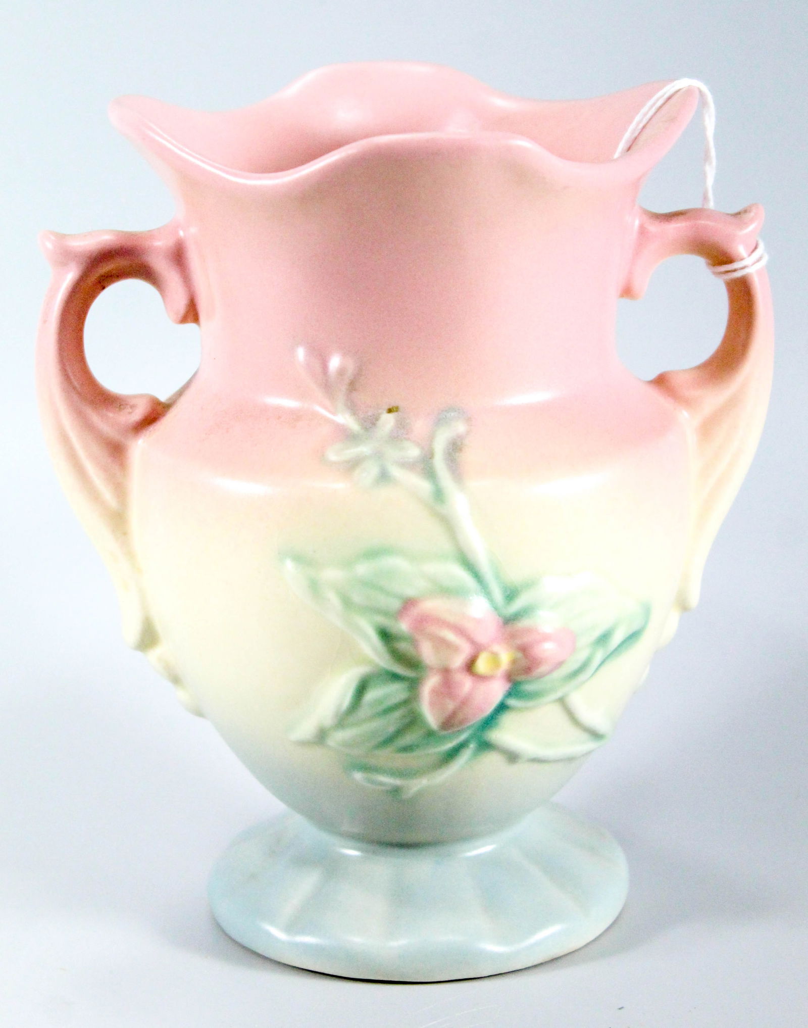 Hull art pottery wildflower vase. Pink and cream blue colored. (1 of 7)