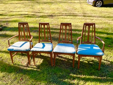Set of 4 Walnut Mid-Century Style Dining Chairs by Young Manufacturing