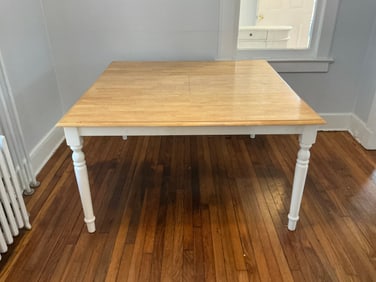 Modern Farmhouse Wooden Extendable Dining Table
