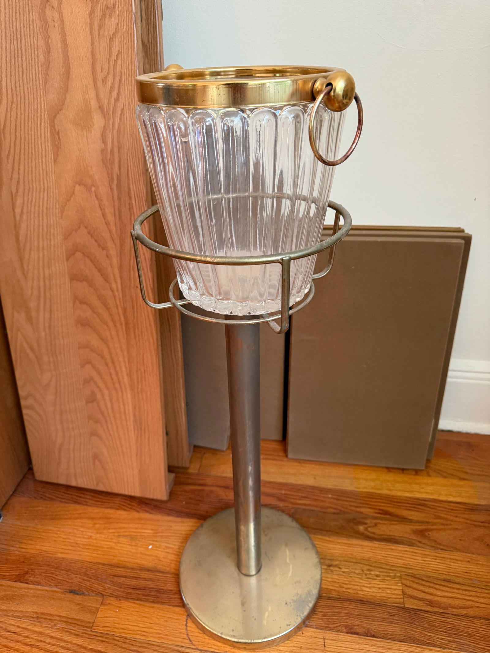 Ice Bucket and Stand: CSL, Centro Silver - Made in ItalyBrass stand and sturdy glass ice bucket