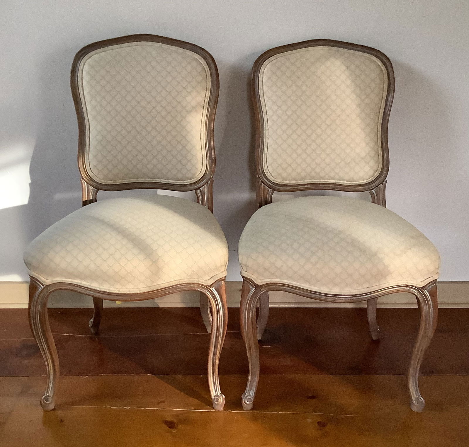 French Provincial Style Dining Chairs: Set of 2 French provincial style dining chairs with weathered wood frame and cream upholstery 20x18x36