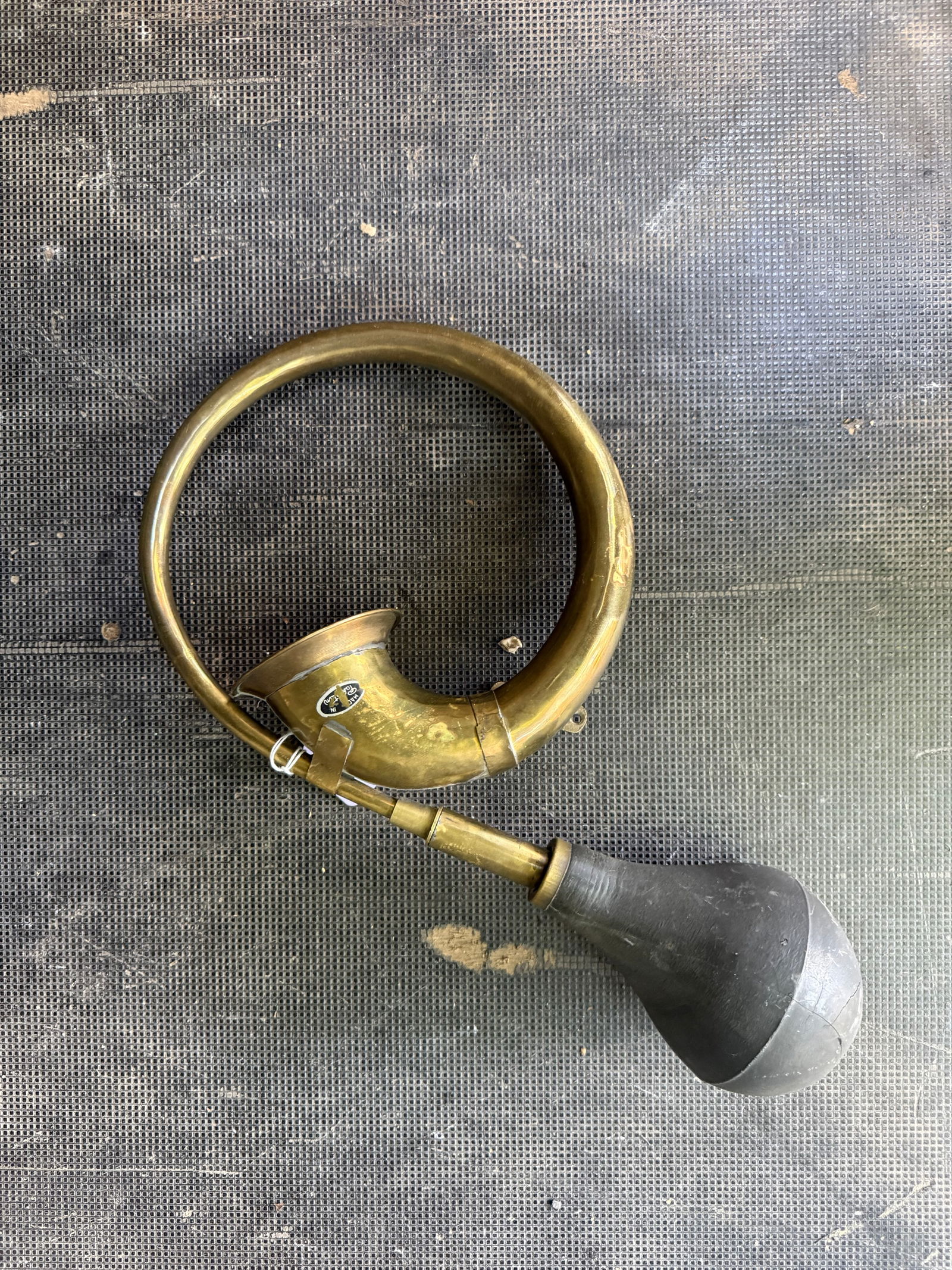 1920's Brass Bulb Horn: Antique brass car horn with rubber bulb. 17" in length