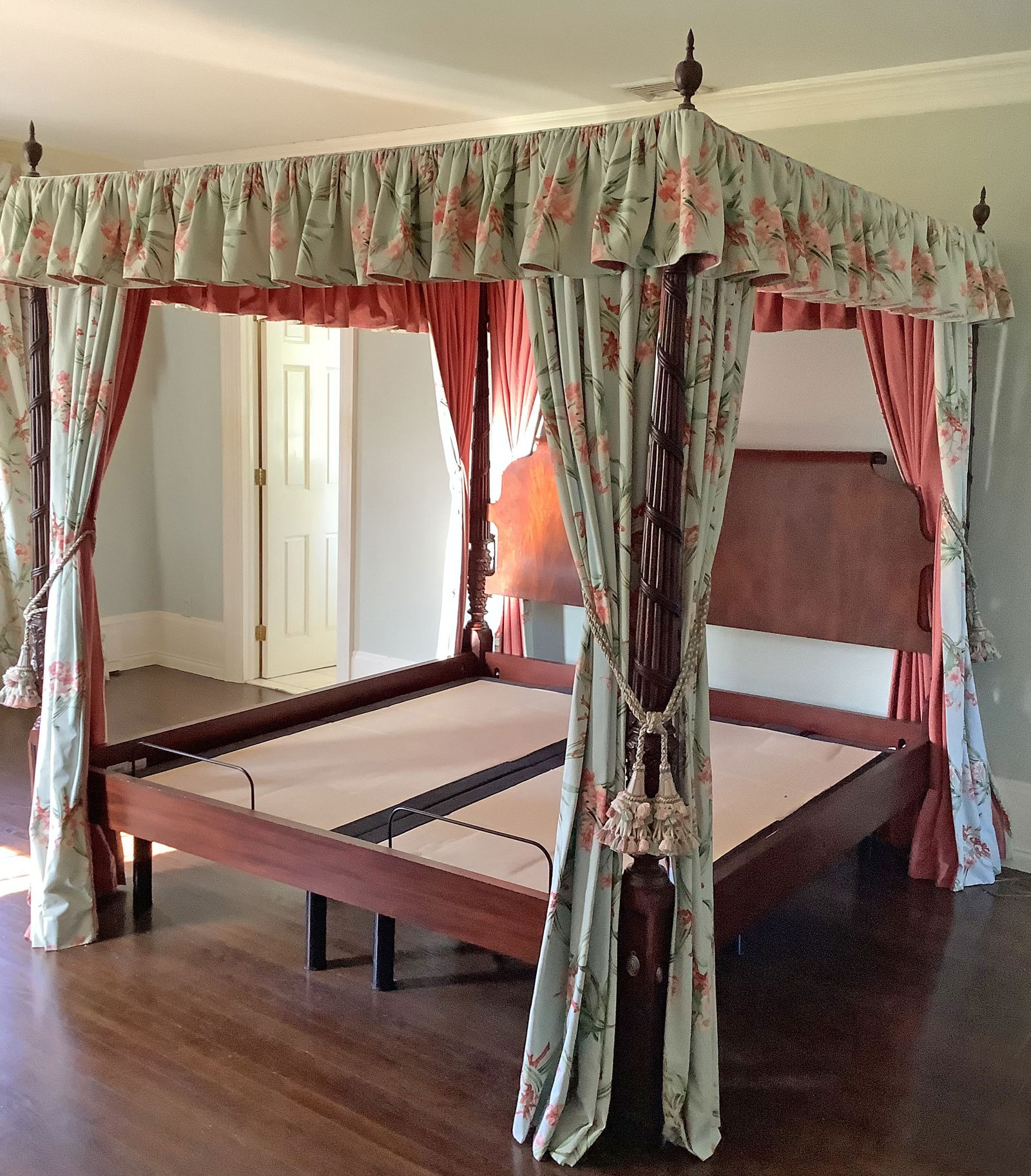Antique American 4-Poster Bed: This King bed is a gorgeous antique American 4 Poster Mahogany bedframe. Early 19th Century. Comes with Retractable Boxsprings and Two Twin Mattresses From Ethan Allen86w x 92d x 85h