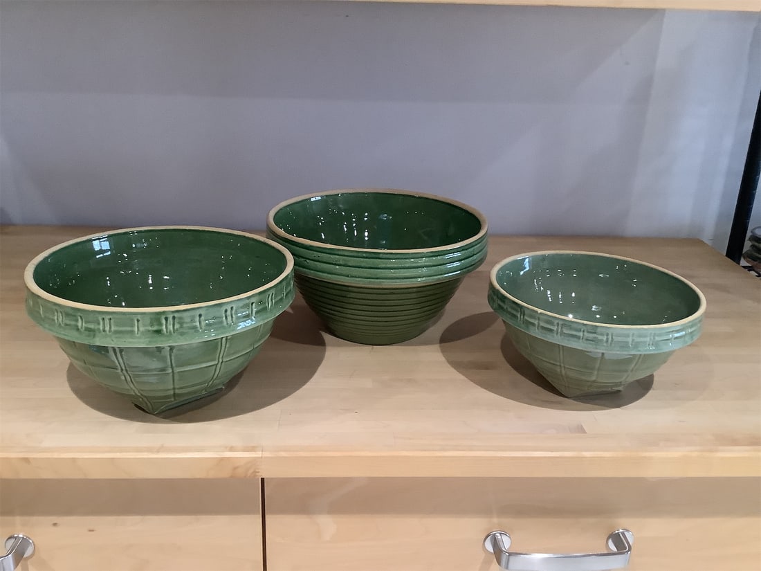 Vintage Green McCoy Bowls (1 of 14)