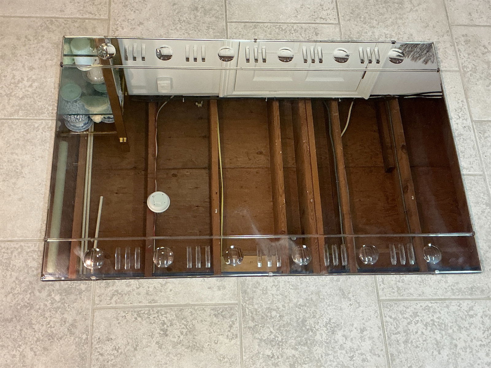 Beautiful Decorative edge Mirror: Elevate your space with this beautiful decorative edge mirror, featuring a striking design that enhances any room's aesthetic. The mirror showcases a polished edge adorned with a series of clear glass