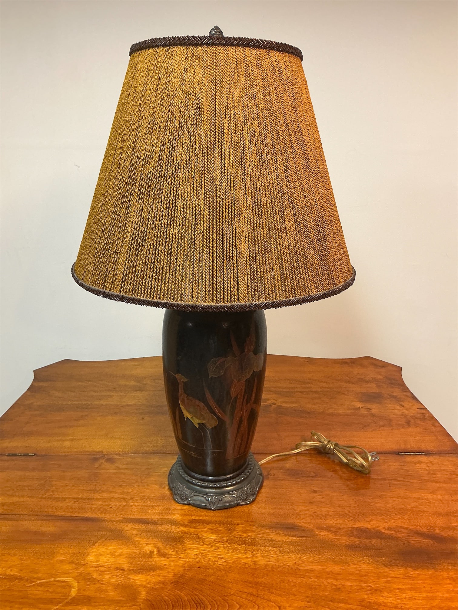 Vintage Japanese-inspired bas-relief bronze table lamp (1 of 6)