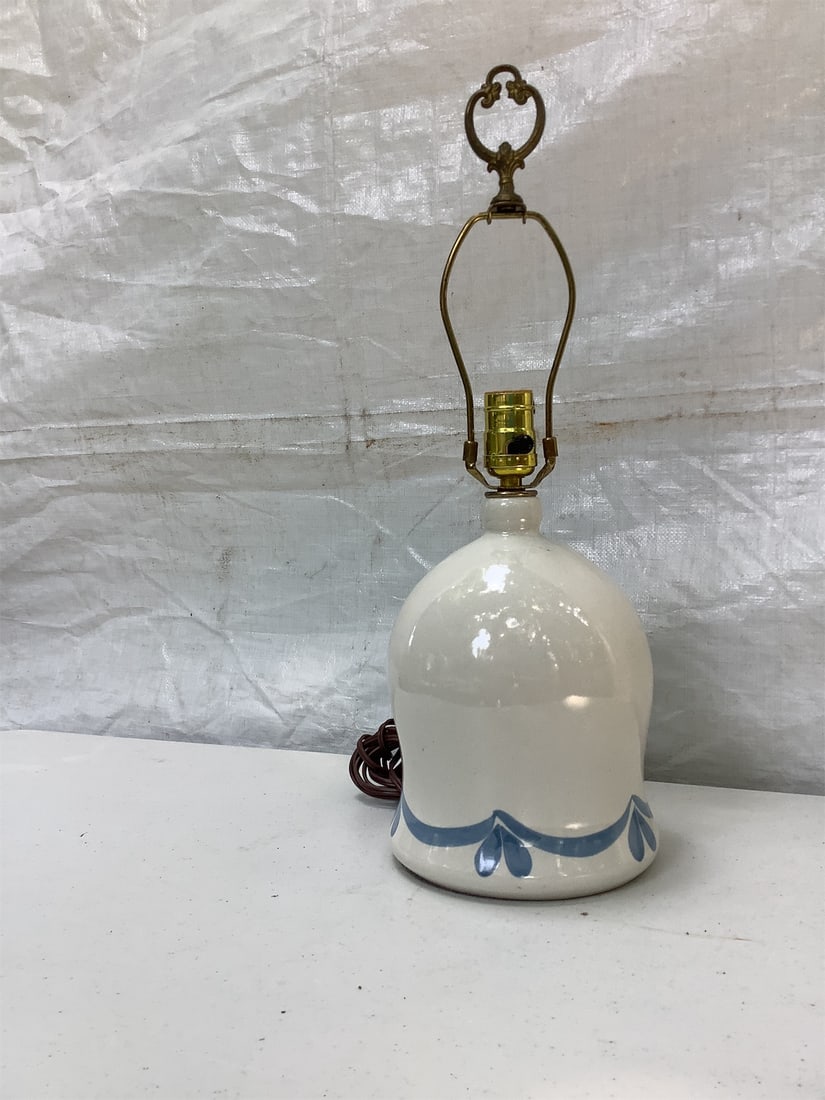 Ceramic White and Blue Leaf Pattern Lamp - 3