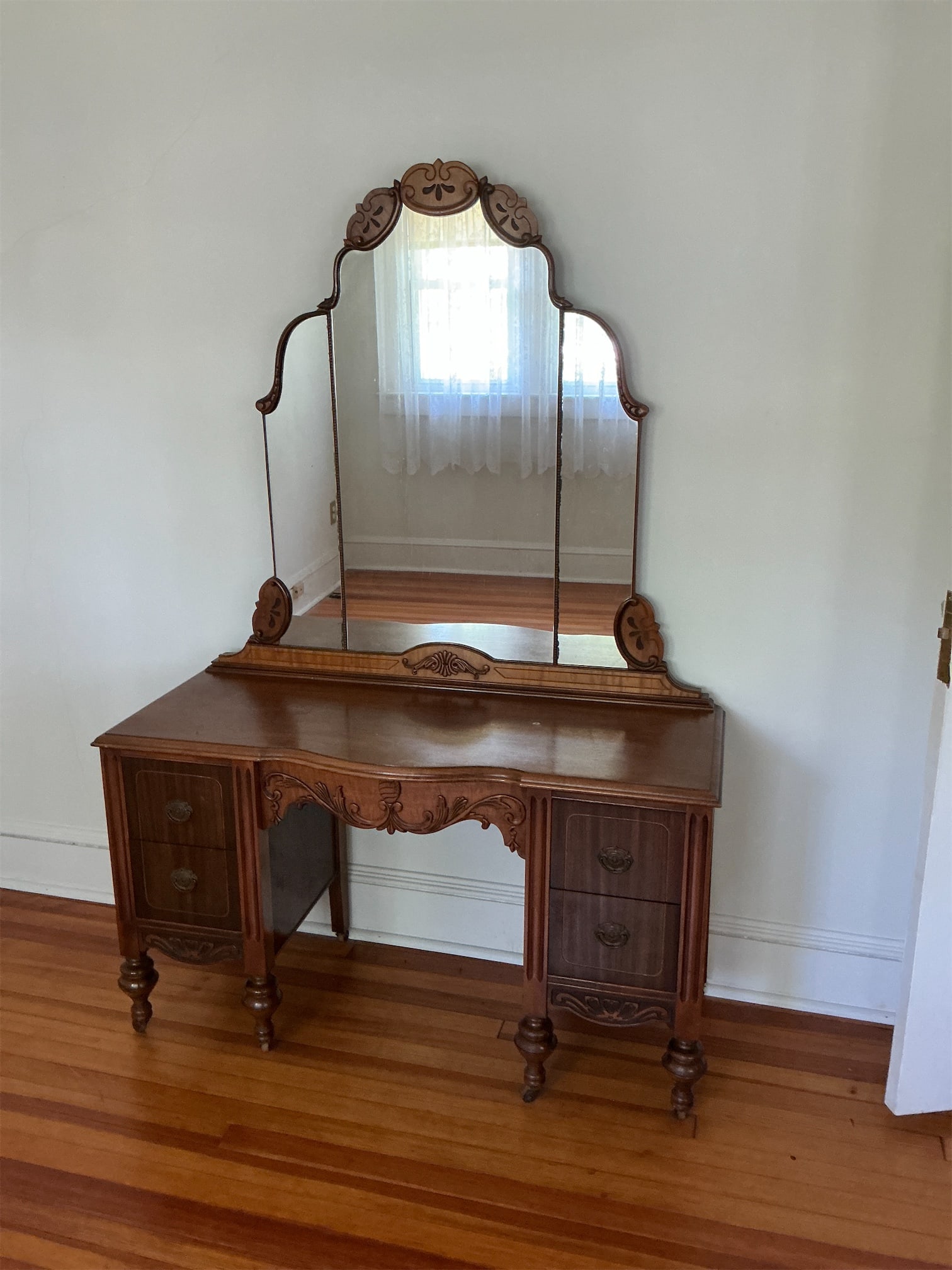 Antique Vanity/Dressing Table (1 of 7)