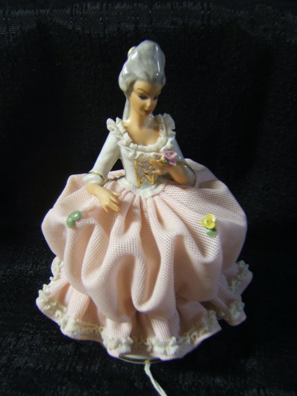 2 Dresden Figurines - 6