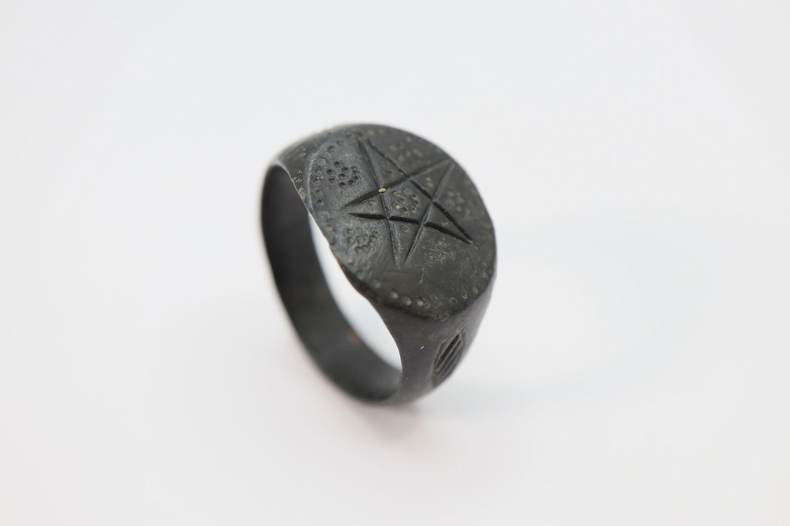 Medieval Bronze Pentagram Ring 7th-9th Century AD (1 of 2)