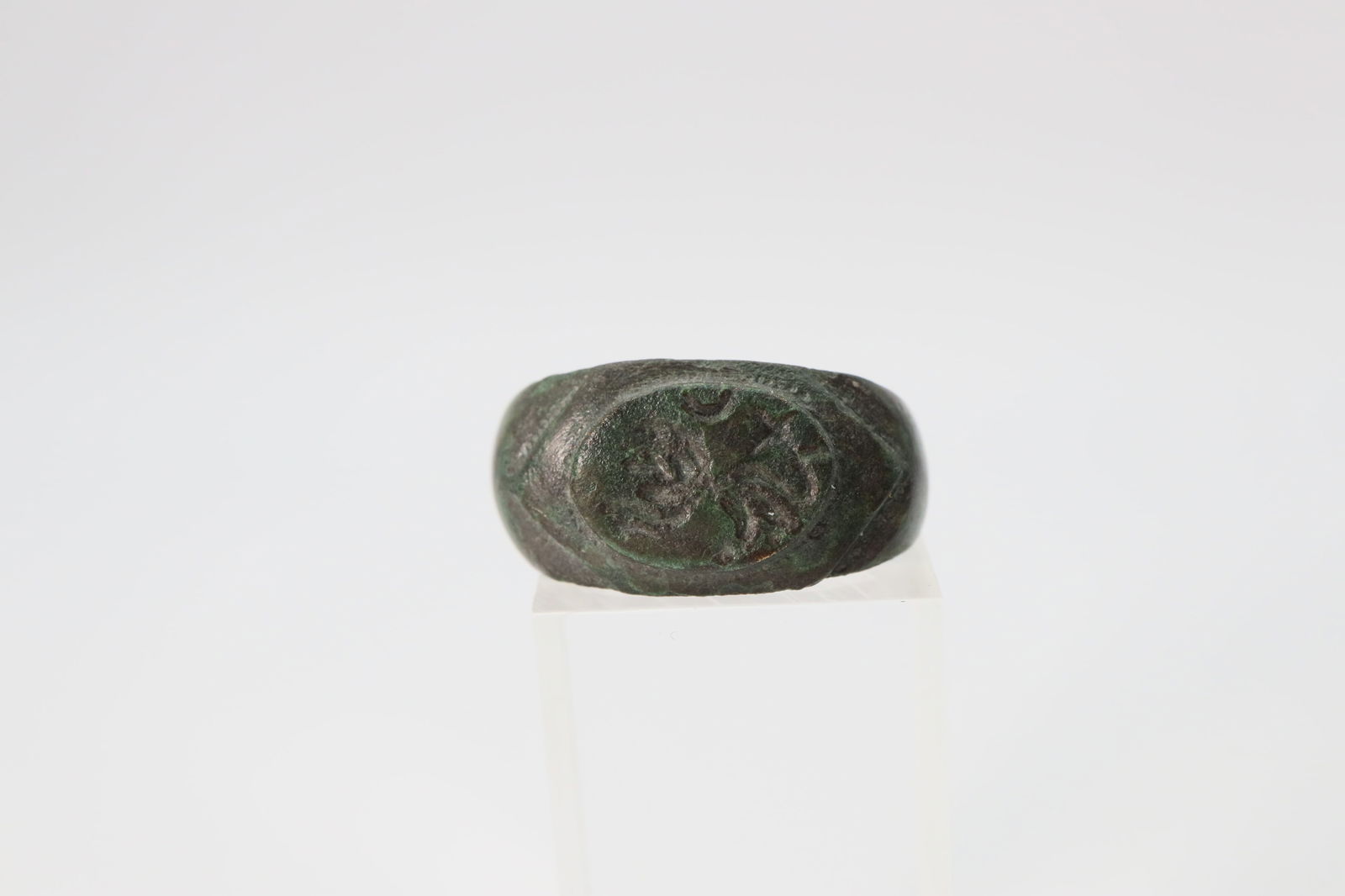 Roman Seal Ring with Attaching Lion 1st,2nd Century AD (1 of 2)