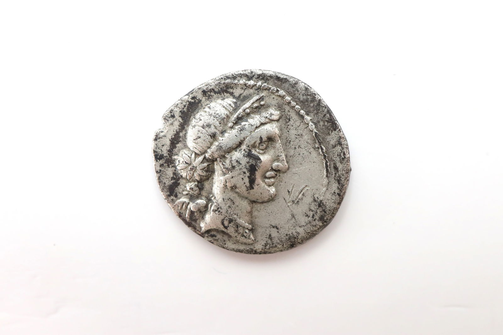 Julius Caesar, 49-44 BC. Denarius (1 of 2)