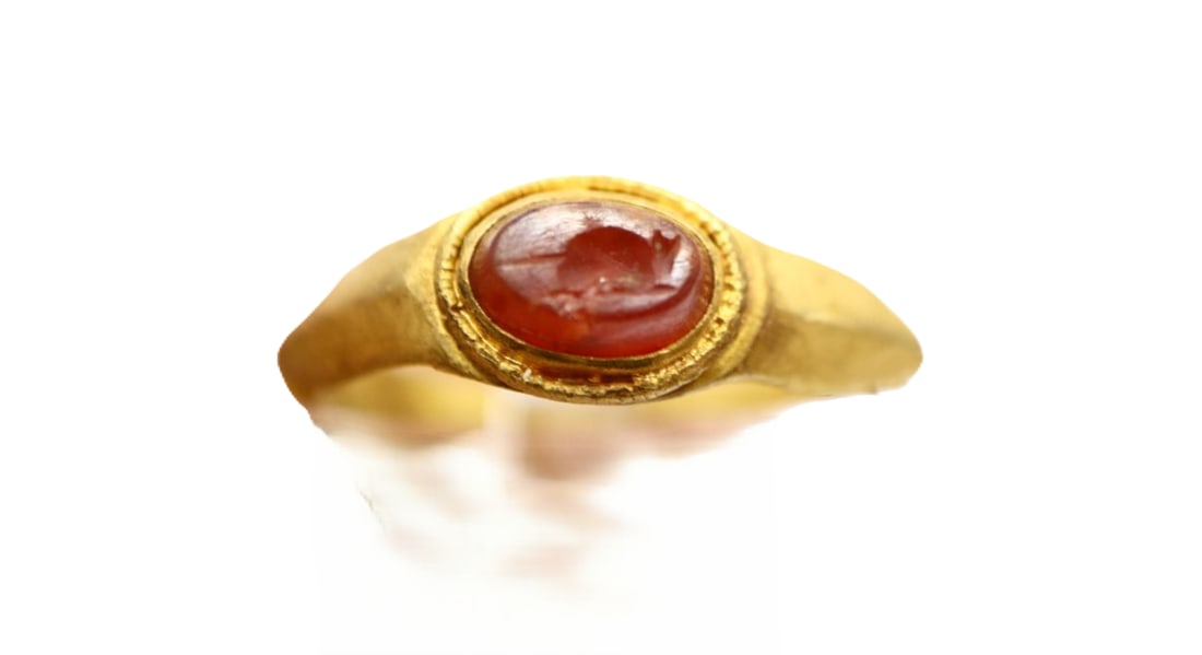 Roman Gold Ring with Dormouse Intaglio, Circa 1st Century AD (1 of 2)