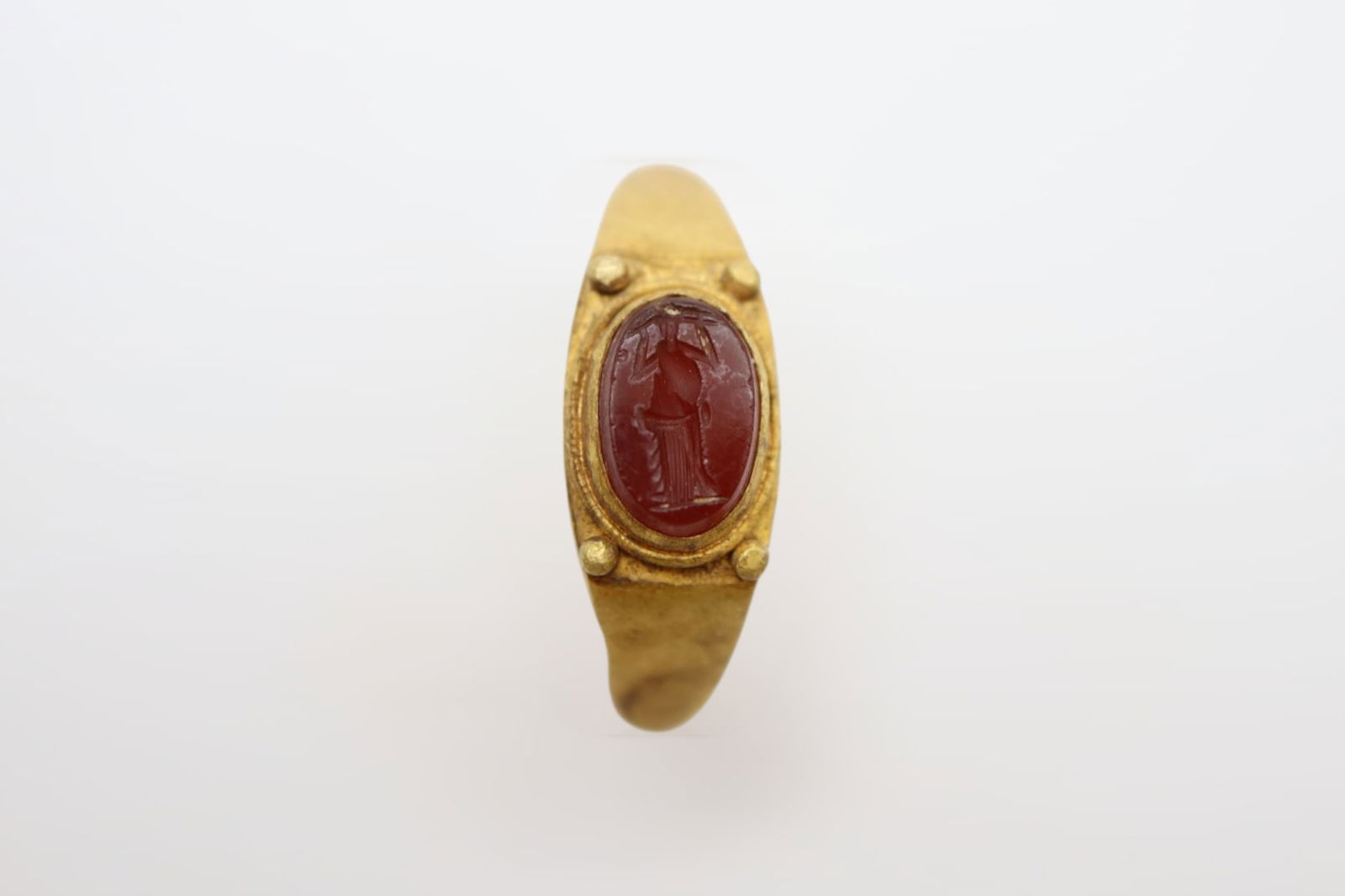 Roman Gold Ring Standing Goddess, Circa 1st - 2nd Century AD (1 of 2)