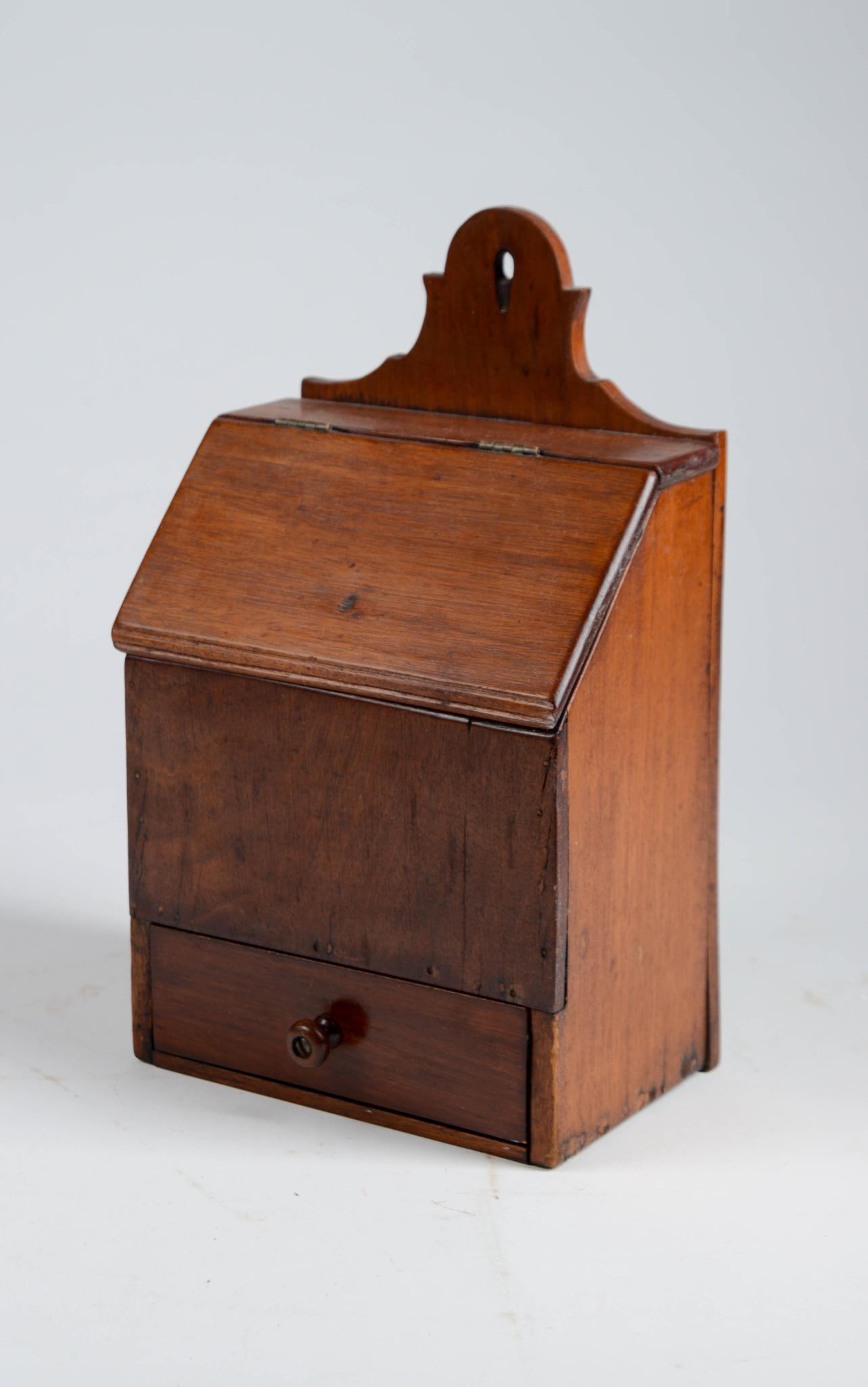 Small Pine Wall Box. (1 of 3)