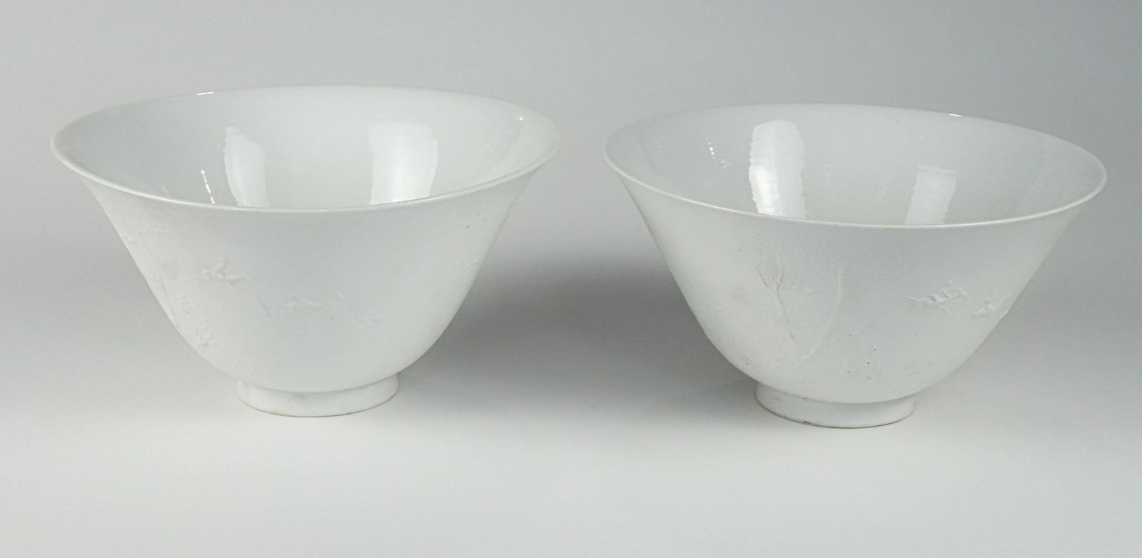 Two KPM Porcelain 'Rohrtraut' Bowls (1 of 2)