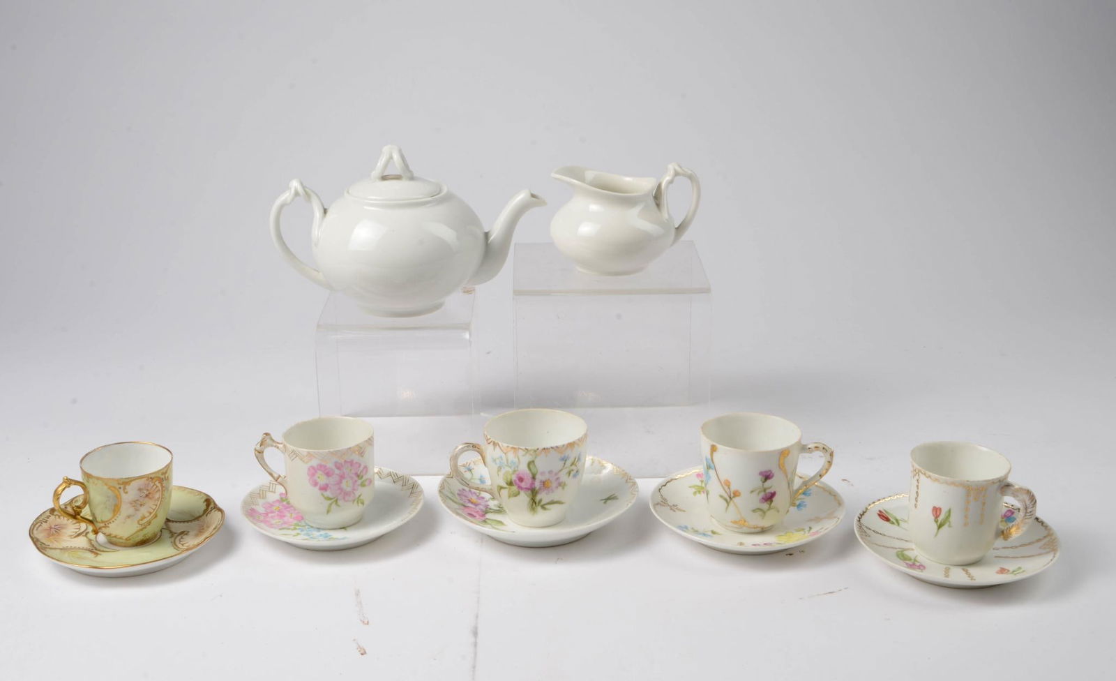 Miniature Assembled Tea Service. (1 of 20)